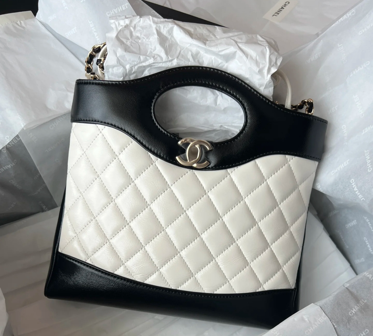 未使用 Chanel/香奈儿 多多奢品/香奈儿24年芯片31bag黑白拼色包