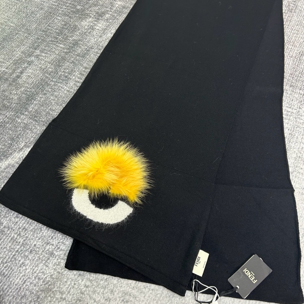 未使用 FENDI/芬迪 芬迪黑色小怪兽围巾