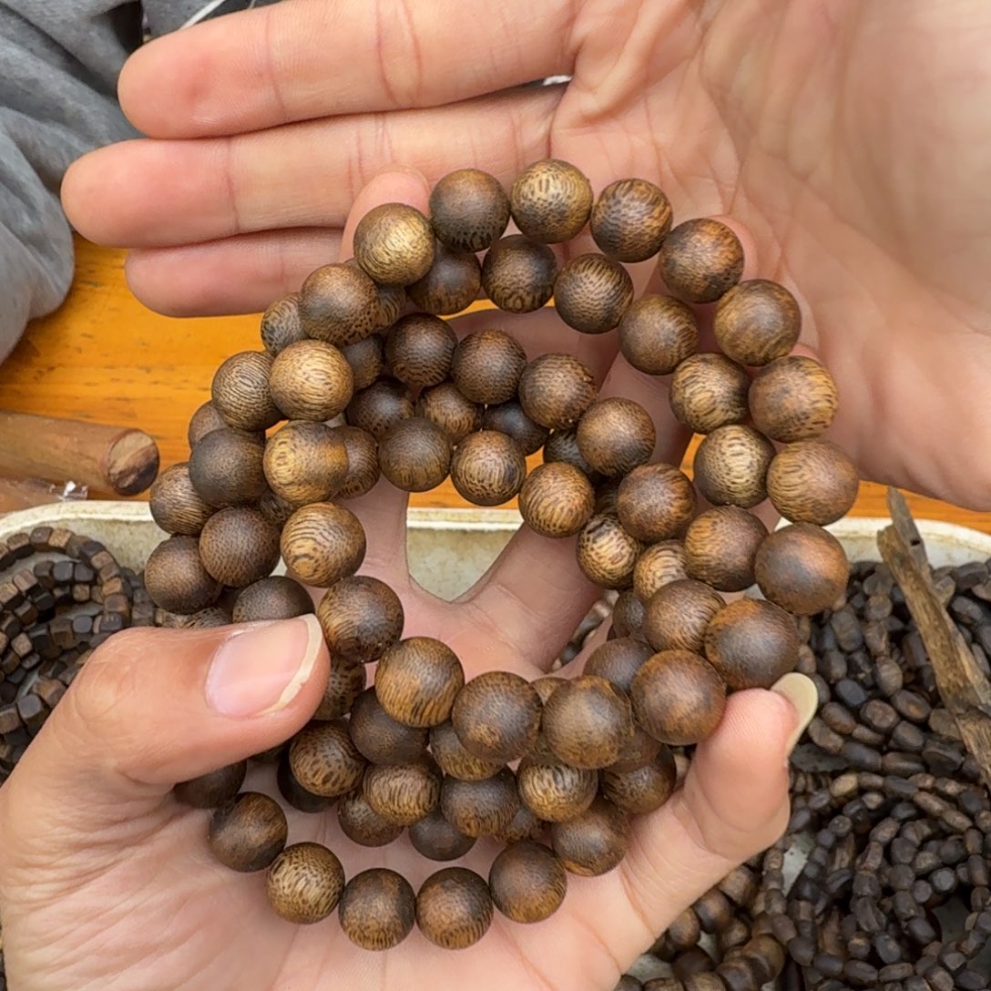 沉香沉香碎屑单圈1.1乌身9克多样性发一