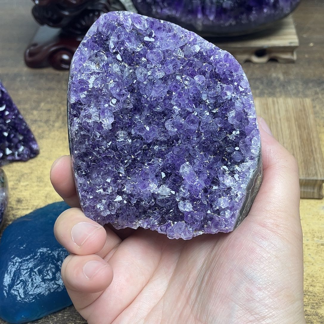 紫晶未镶嵌大型摆件（非配饰）