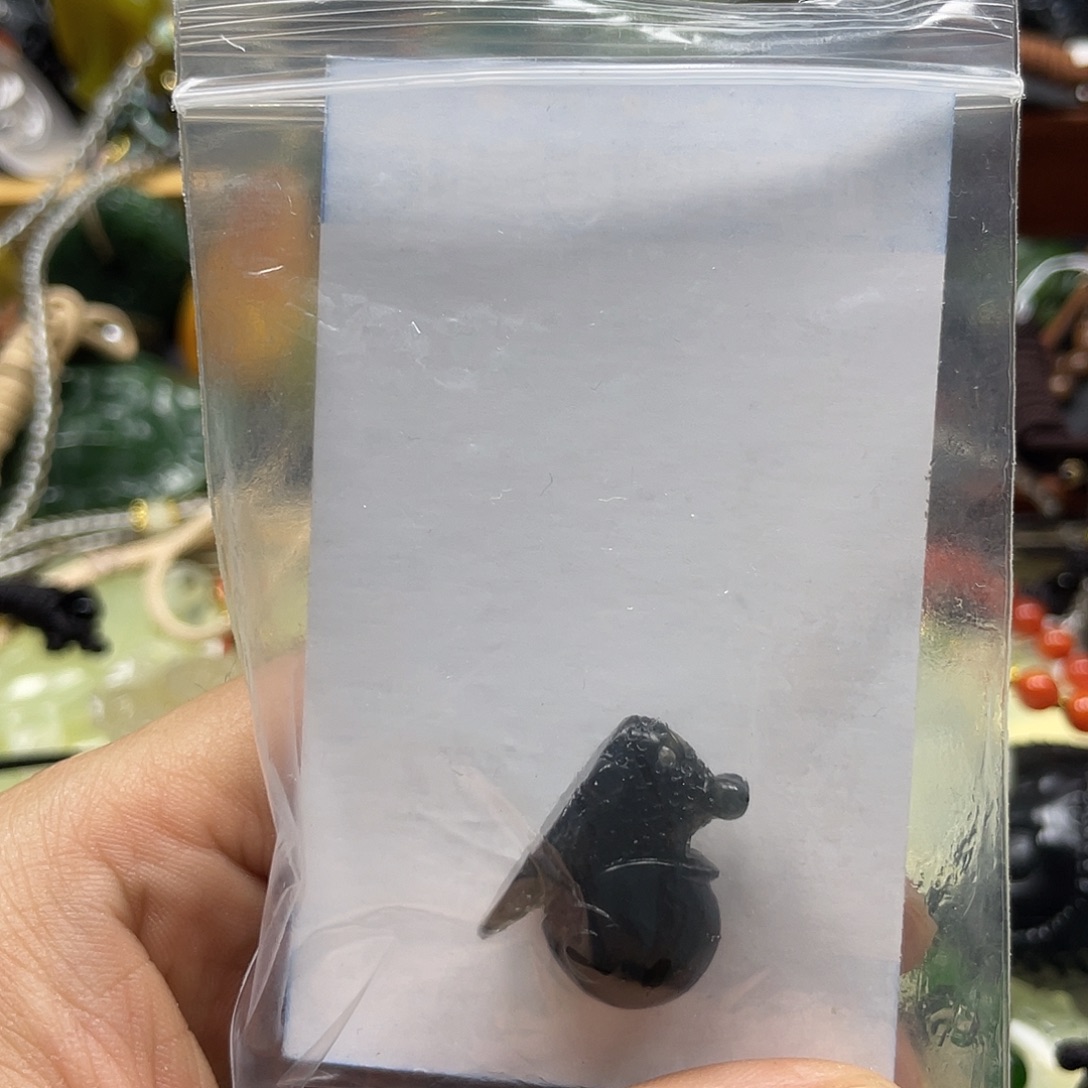 无***何蛇纹石玉未镶嵌颈饰