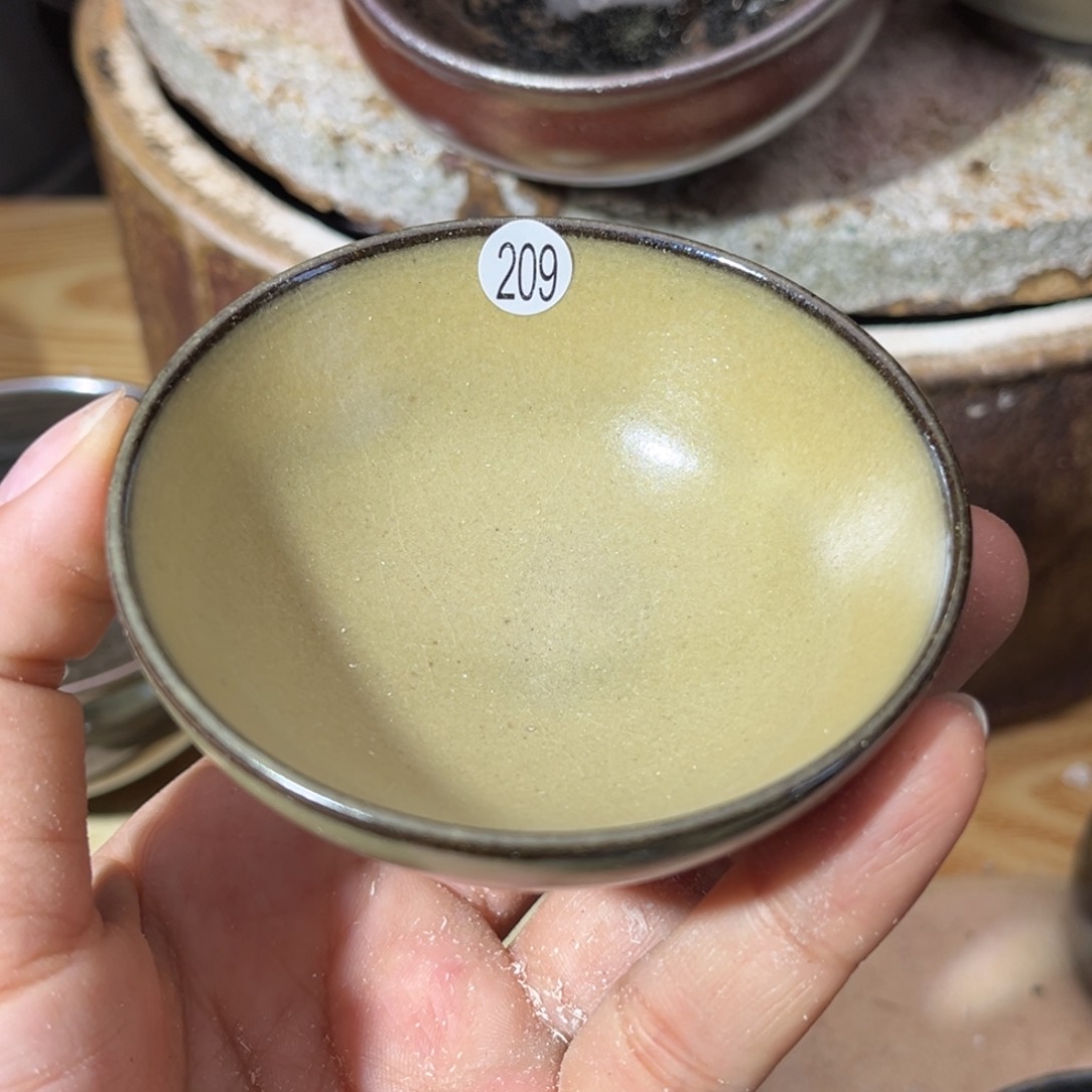 茶盏义兴龙窑坚持真柴烧