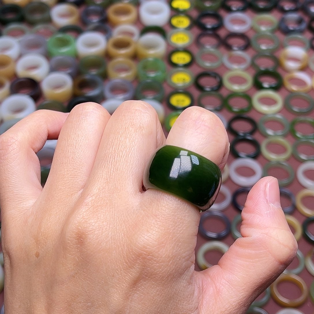 和田玉戒指未镶嵌17.2菠菜