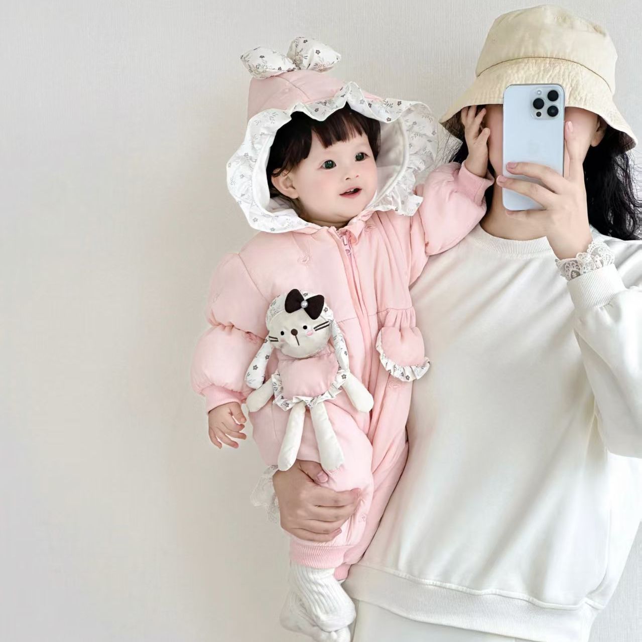 婴儿衣服哈衣连体衣宝宝超萌加绒外出服保暖冬季加厚冬装外出棉服