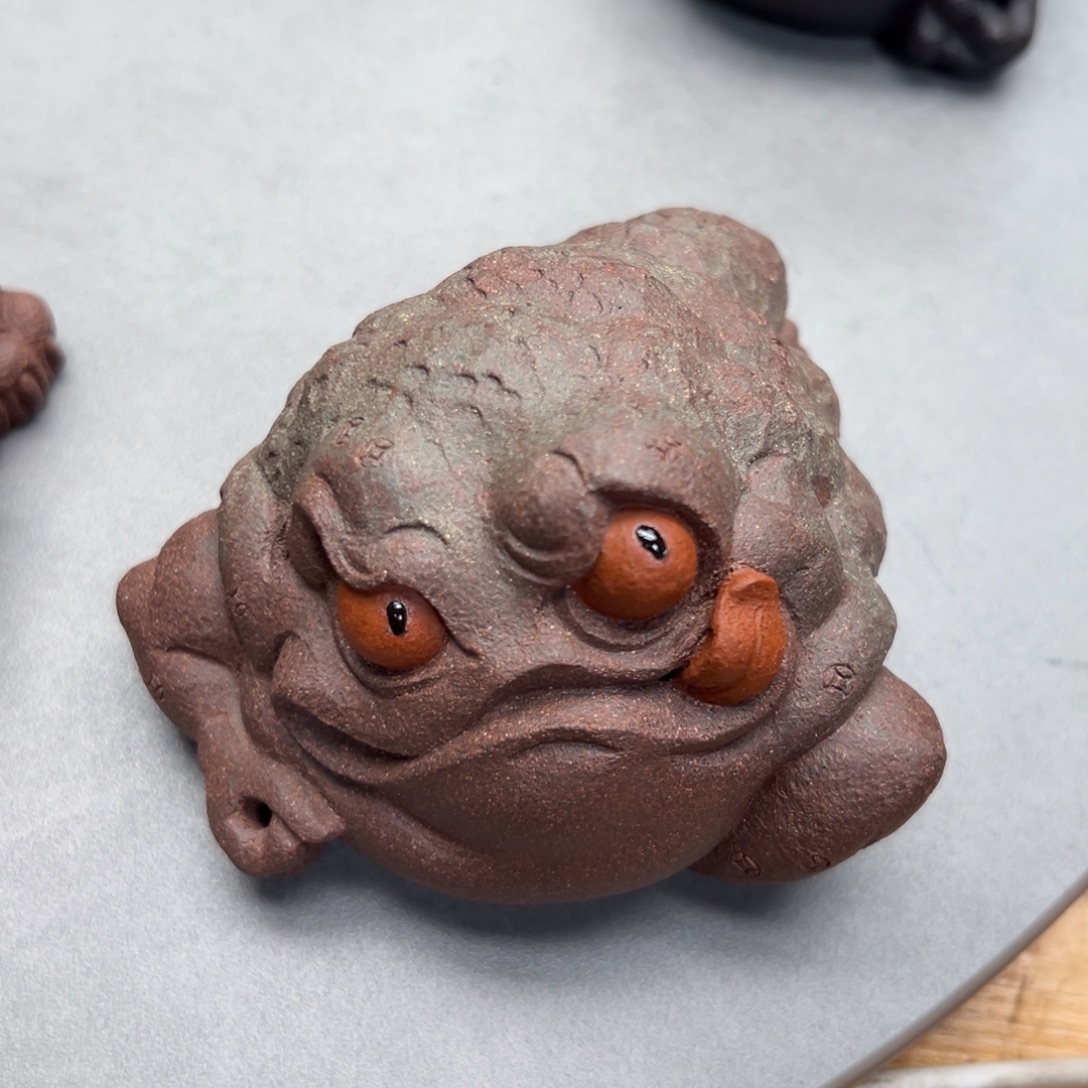 茶宠紫砂大眼金蟾紫砂