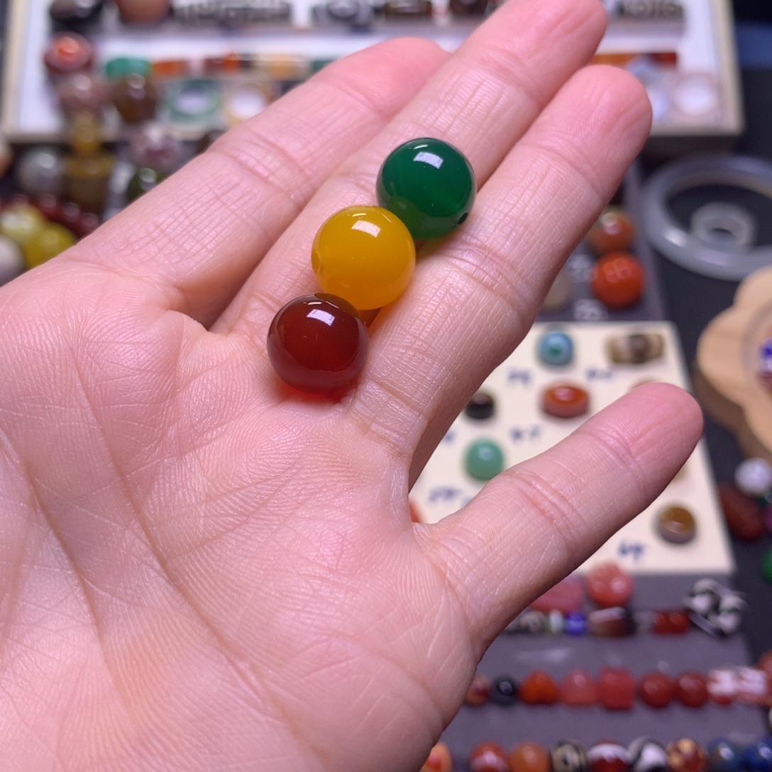 赖***皮玛瑙/玉髓未镶嵌颈饰