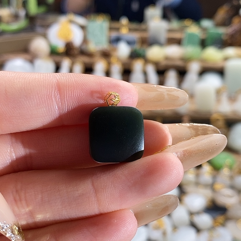 【闪购商品】和田玉吊坠18K金镶嵌