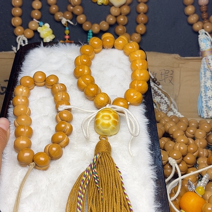 猴头核桃吊坠17.8柯基二级全品 富家 棕流苏