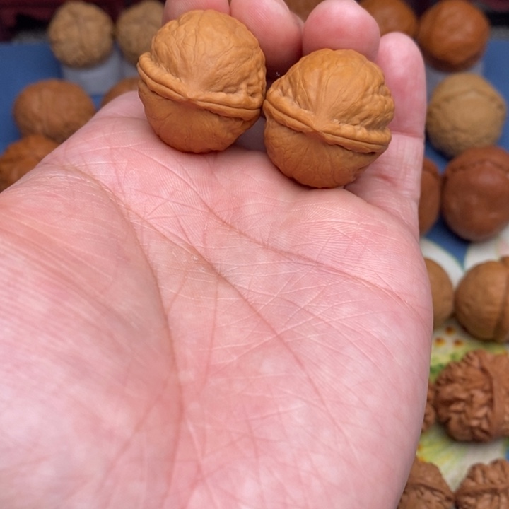 文玩核桃把件光头佛肚