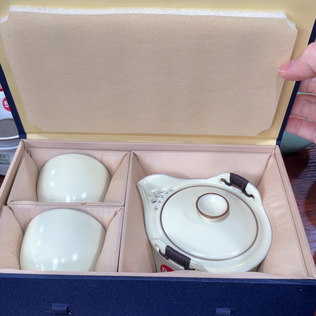 瓷片。。。。。。。。。。。。。。