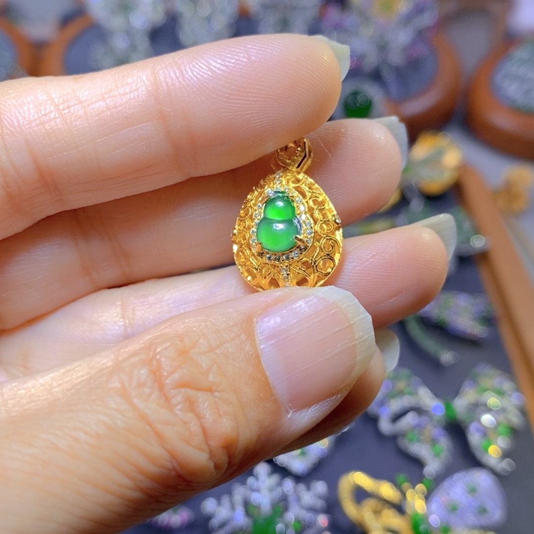 翡翠颈饰银S925镶嵌天然翡翠