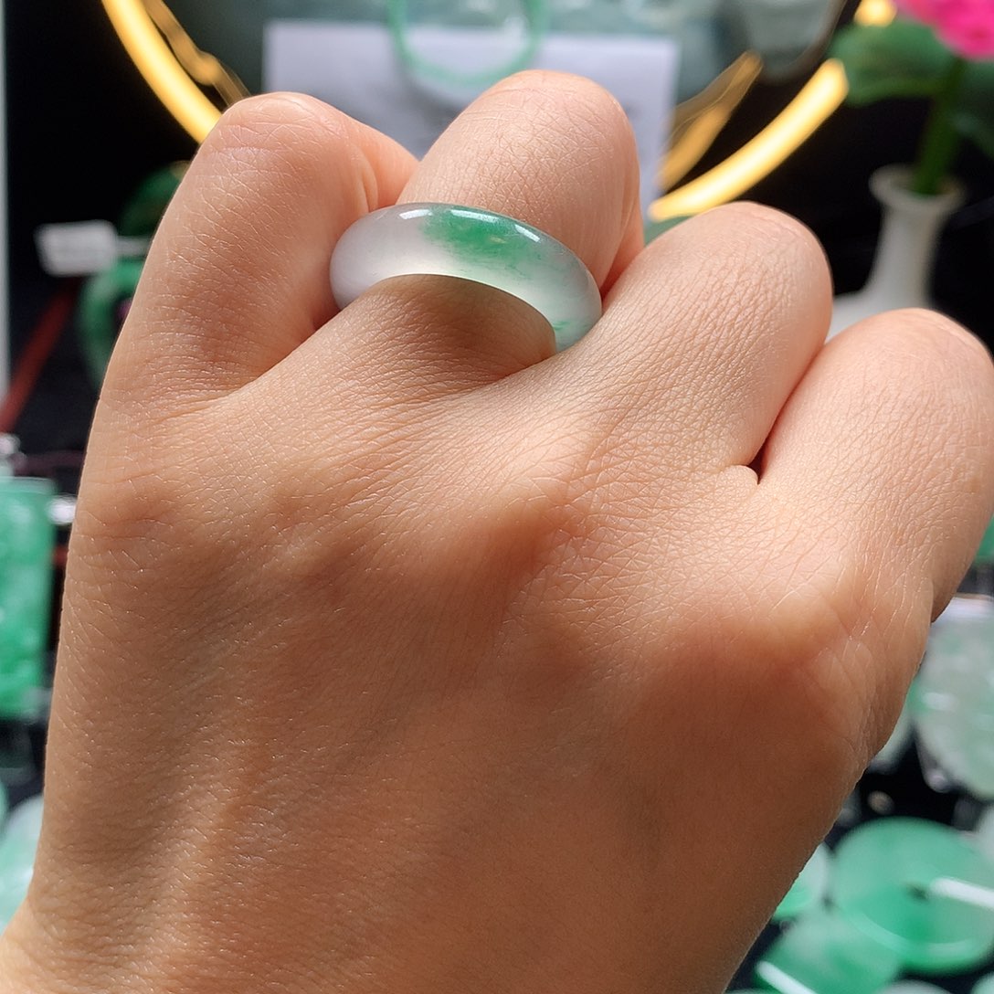 石英质玉戒指未镶嵌v****猫