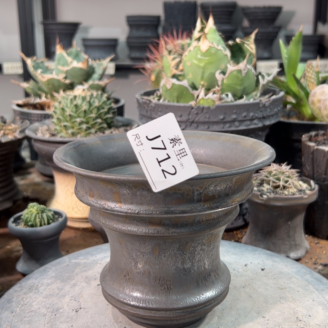 景德镇手工素里内口16高13瑕疵