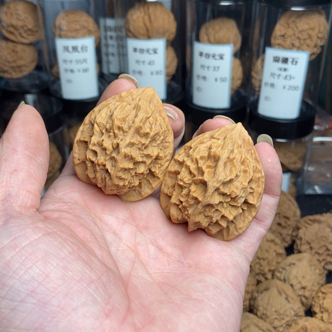 看***星把件文玩核桃龙纹官帽39尺全品帝王
