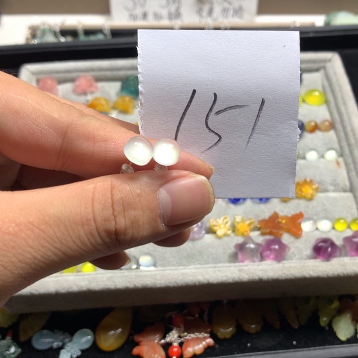 奶***菜蛇纹石玉合金耳钉