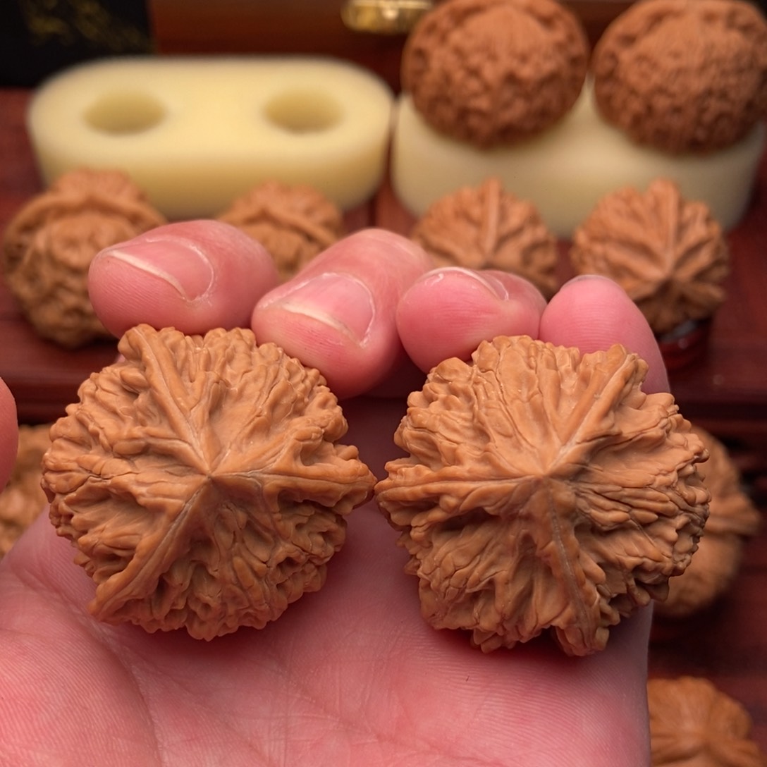 桃核把件铠*粗筋大奔39