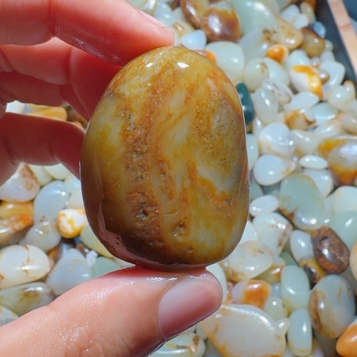 颈饰未镶嵌和田玉（糖玉）42克
