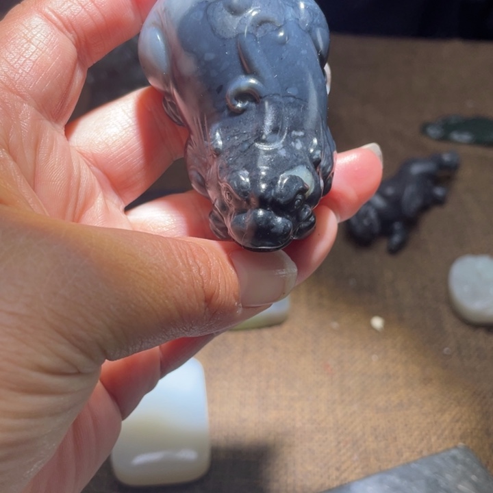 和田玉未镶嵌把件