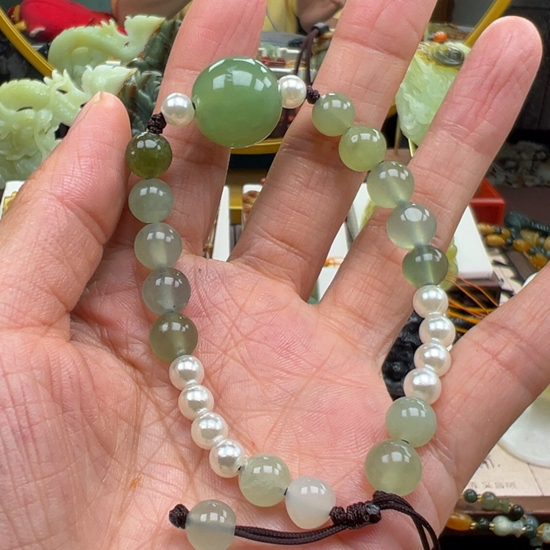 岫玉未镶嵌挂件手链