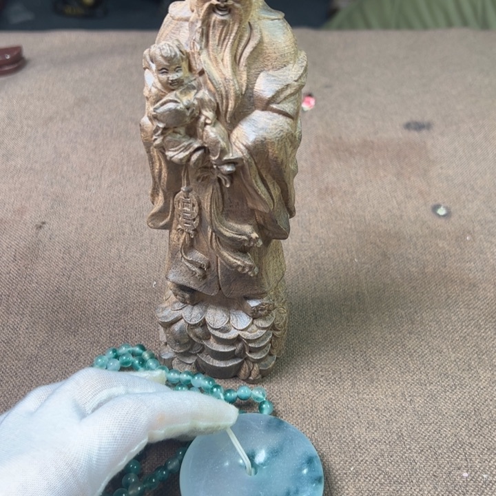 精品摆件工艺品等