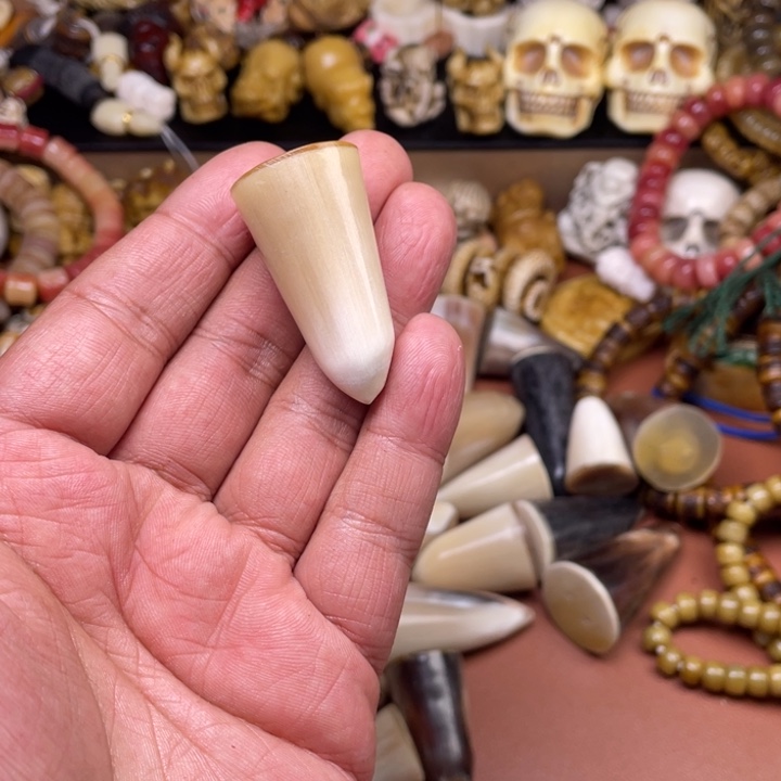 驼骨摆件人工躺在