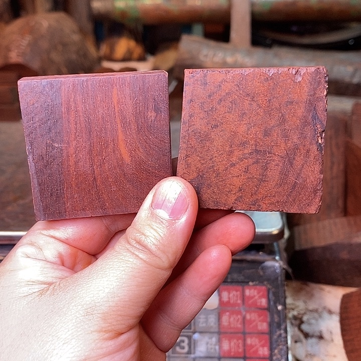 檀香紫檀（小叶紫檀）药*