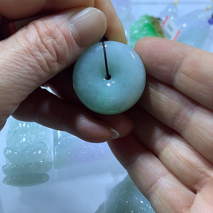 翡翠未镶嵌颈饰天然翡翠A货吊坠