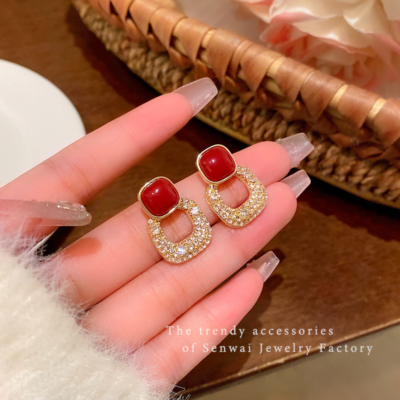 铜合金亚克力耳饰 925银针安可拉红色闪钻方形耳钉女轻奢小众气质