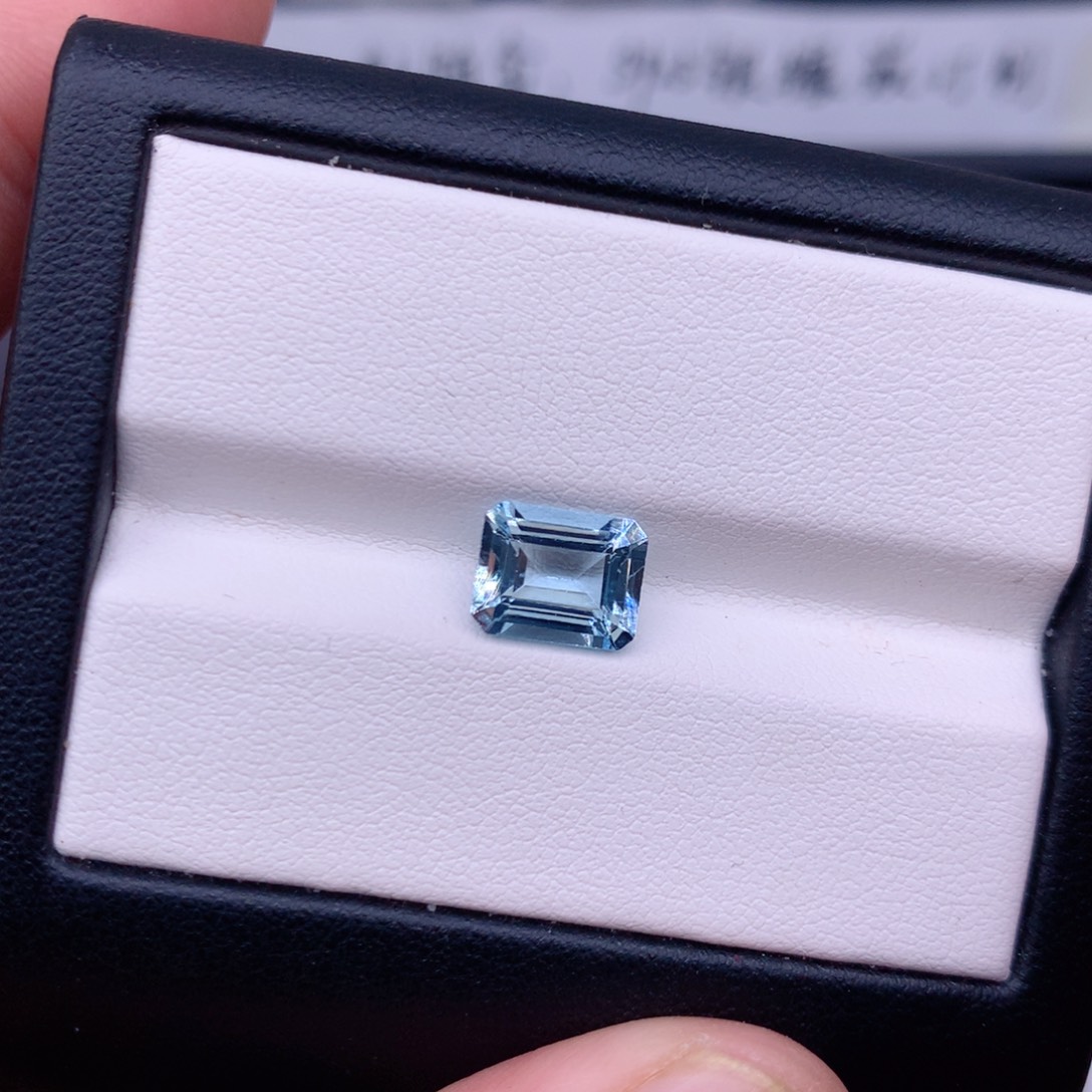 海蓝宝石裸石2.01克拉