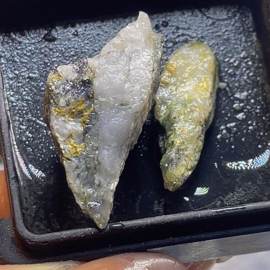金属＜****＞130金4.9g金达莱天然矿标