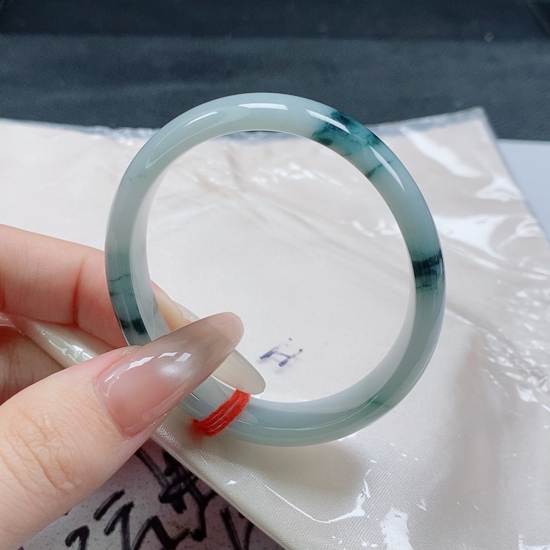 【闪购商品】未镶嵌手镯（贵妃镯）翡翠466号