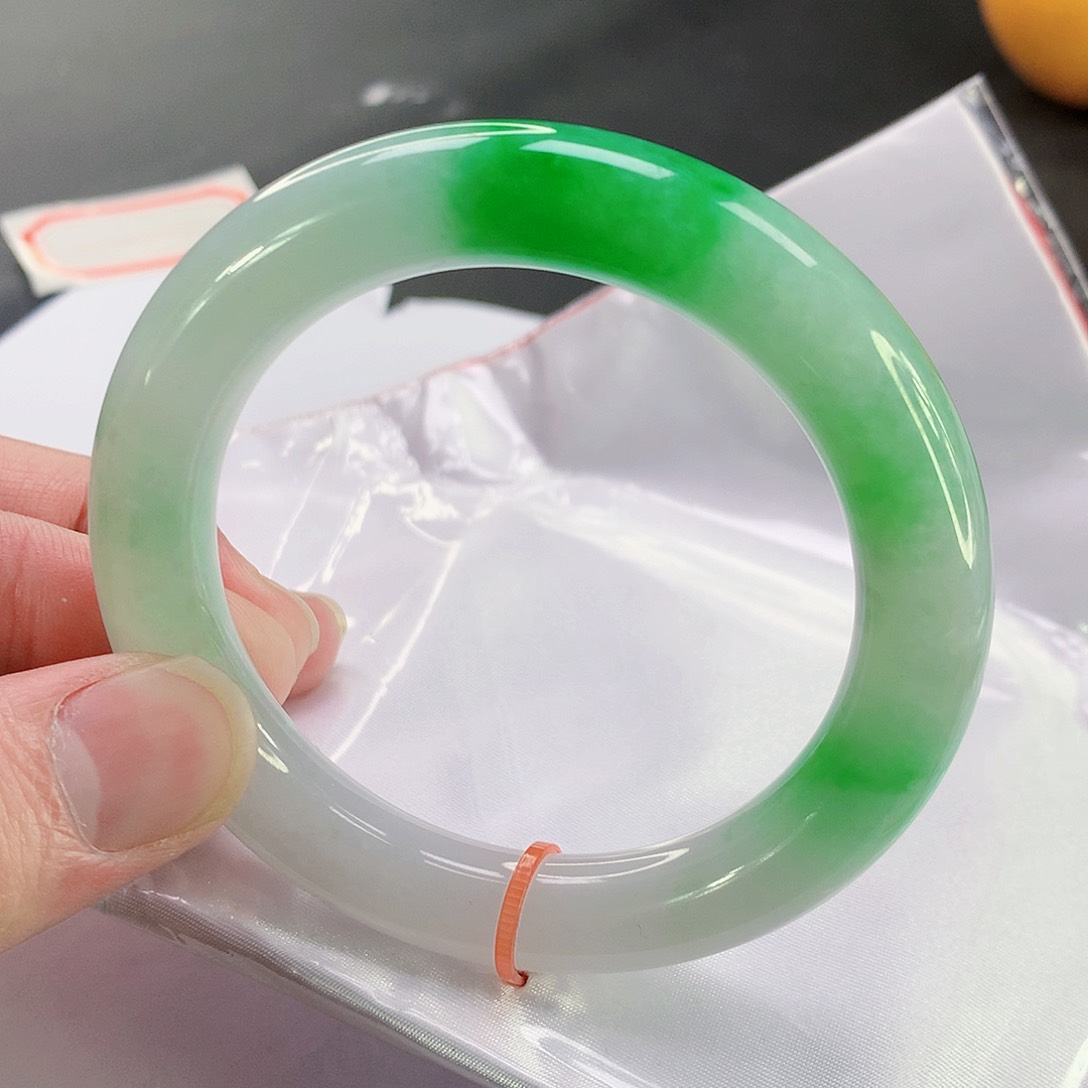 翡翠手镯未镶嵌049缅甸天然翡翠A货