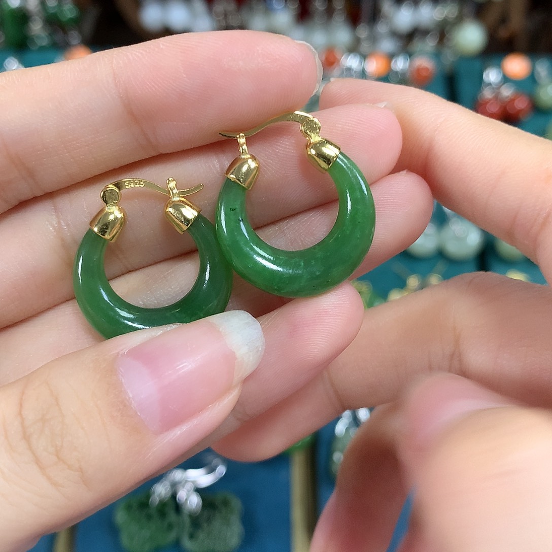 银S925镶嵌和田玉（碧玉）耳饰卡20左右