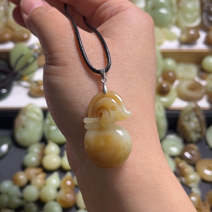 和田玉挂件未镶嵌