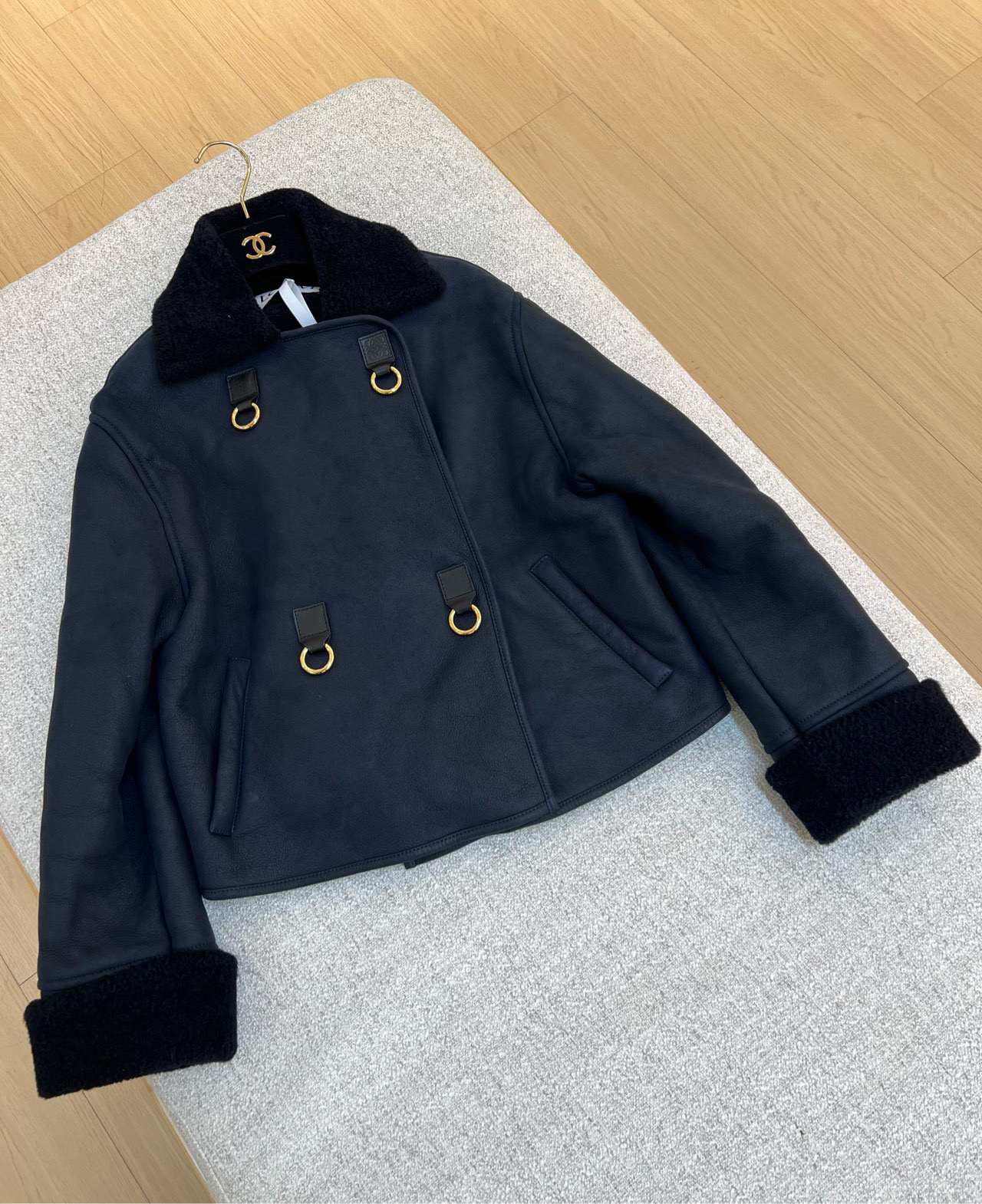 99新 LOEWE/罗意威 藏蓝色皮毛一体外套 32码 01466