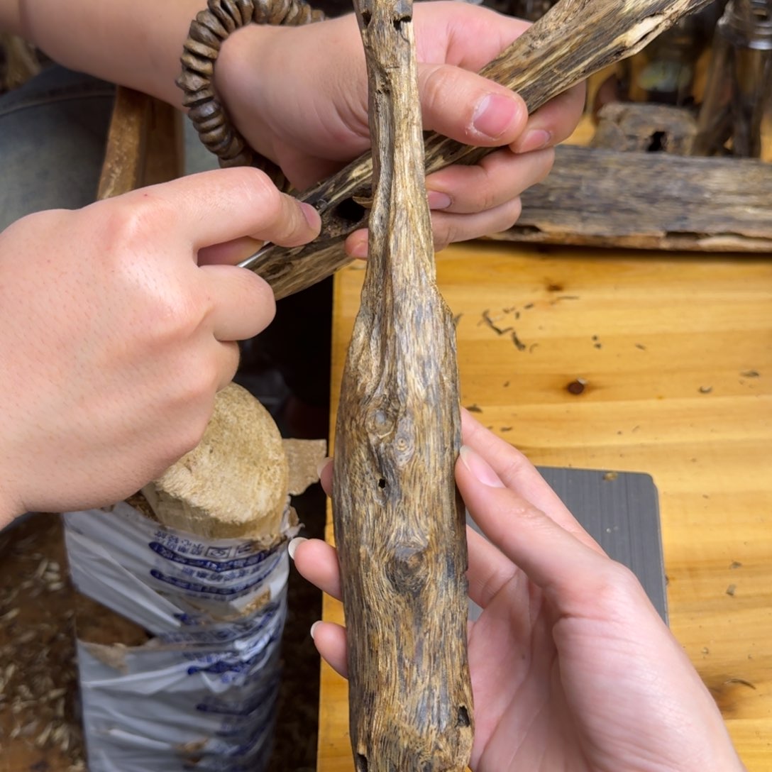 沉香手把件白棋品种块料65克