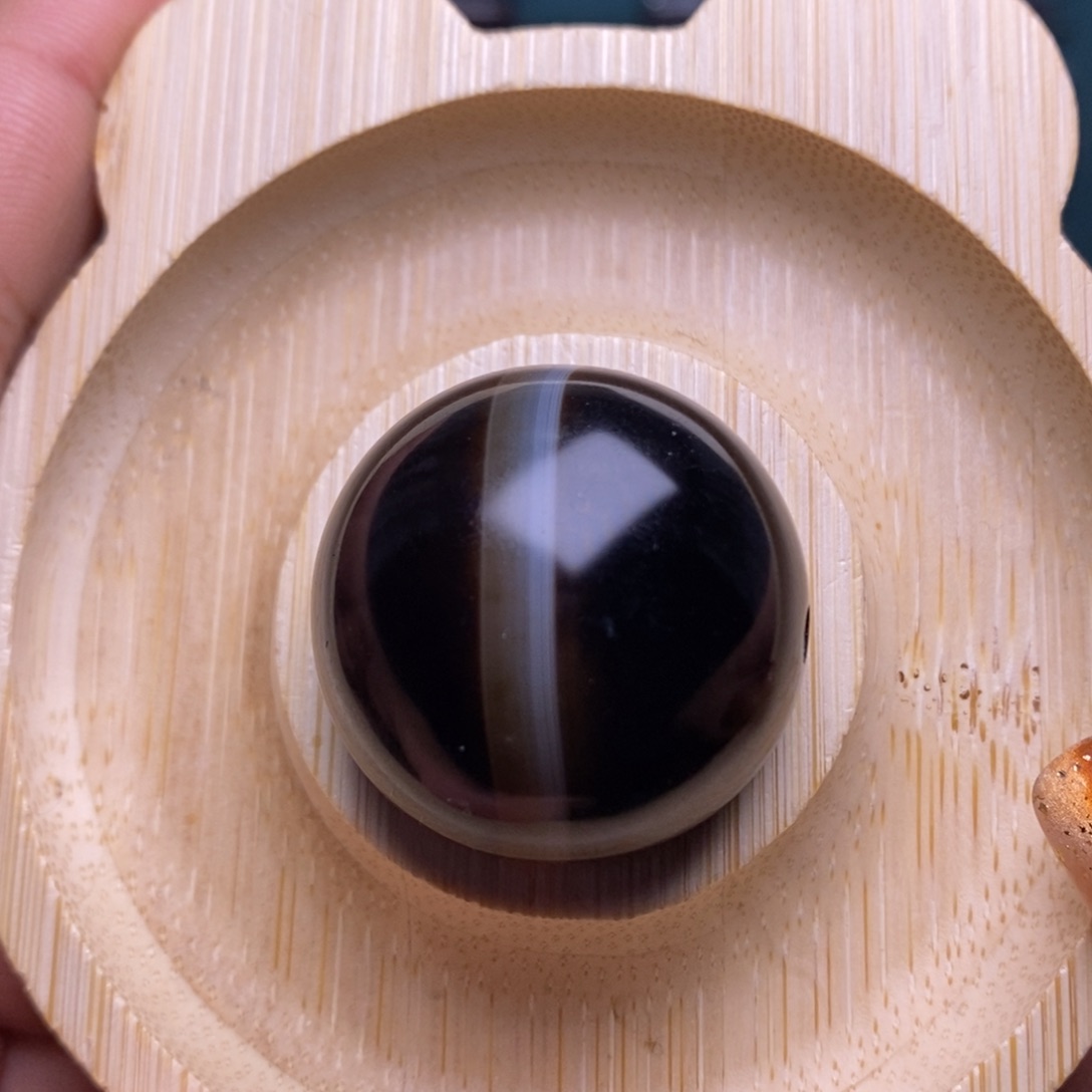吴***水玛瑙/玉髓未镶嵌珠宝半成品