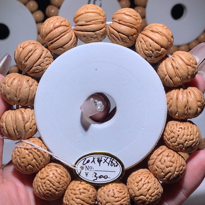 悟***i桃核手串老树白月