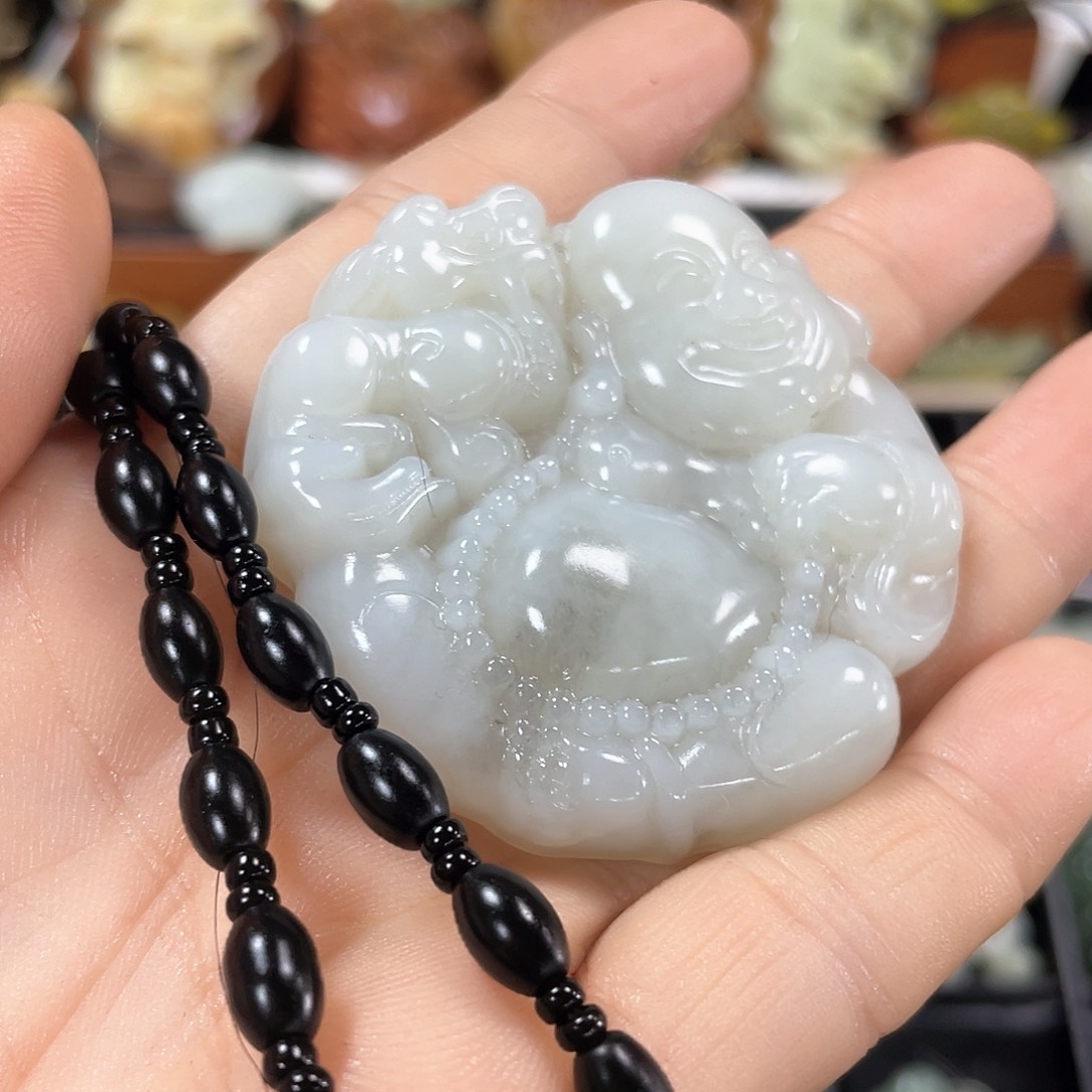蛇纹石玉颈饰未镶嵌