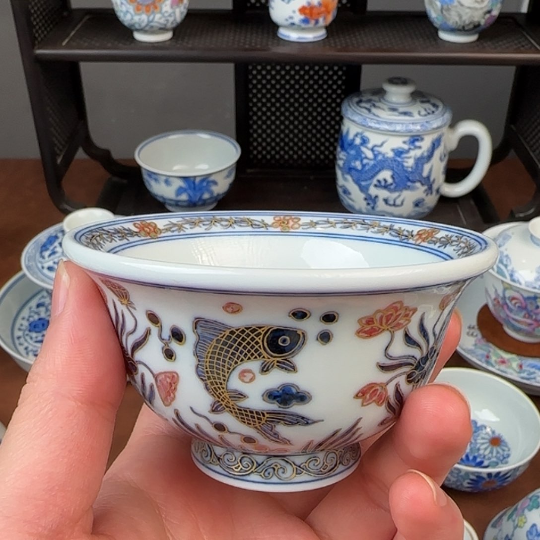 杯青花釉里红鱼藻纹压手杯