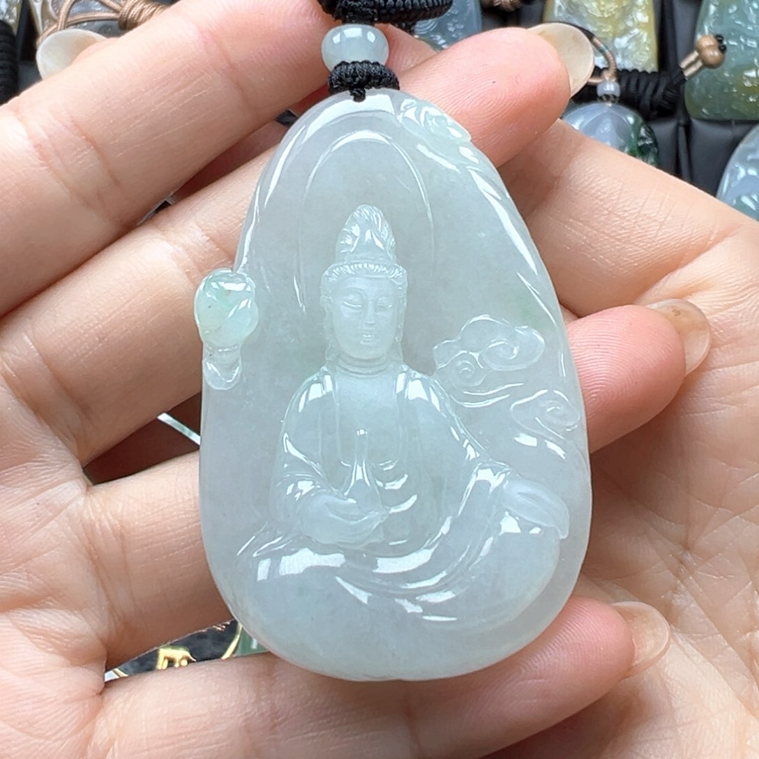 翡翠颈饰未镶嵌观音