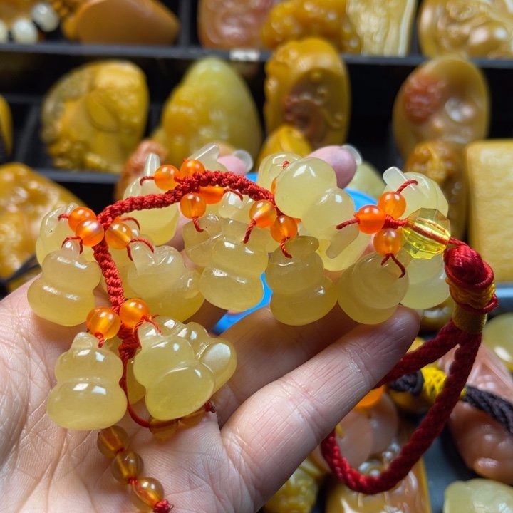 避***8石英质玉未镶嵌颈饰