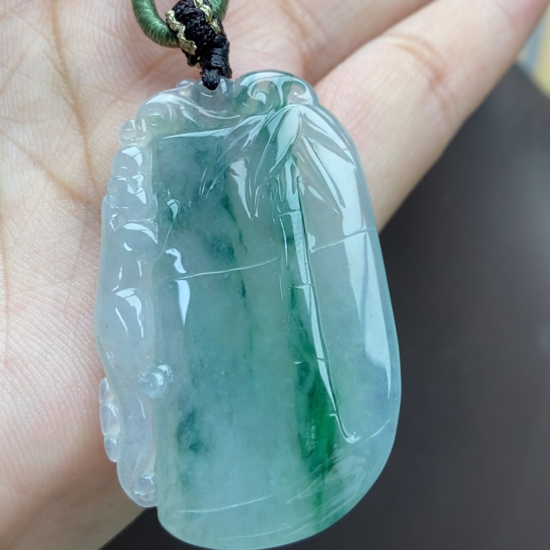 翡翠未镶嵌颈饰吊坠