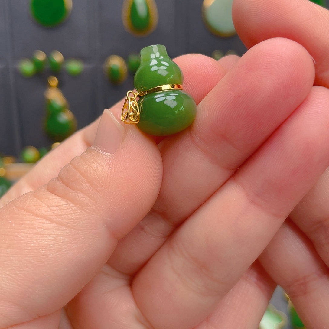 和田玉（碧玉）18K金镶嵌吊坠(不含链)