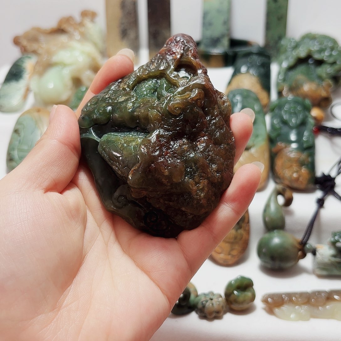 岫岩河磨玉（透闪石质玉）挂件未镶嵌育**记