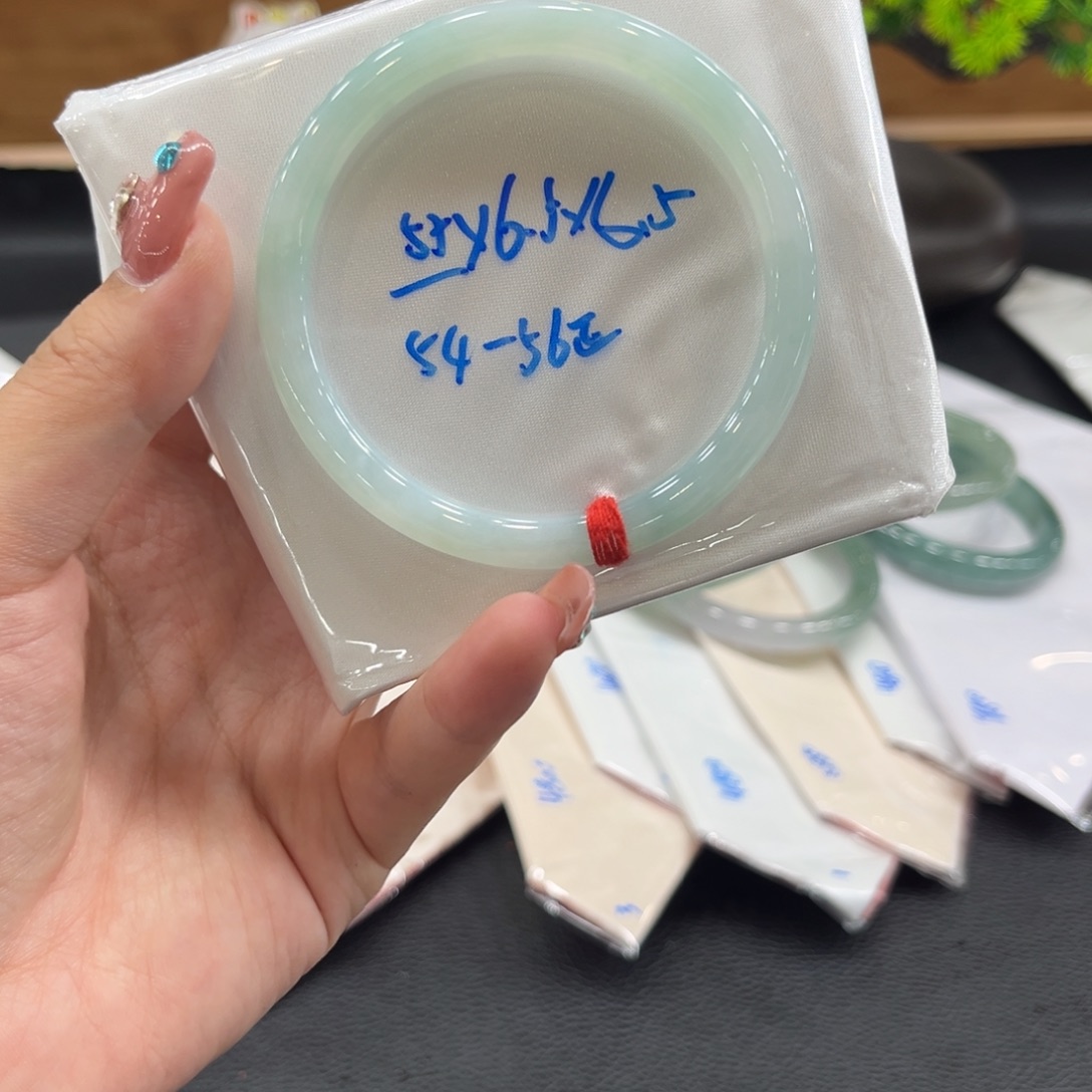 翡翠手镯未镶嵌55细条