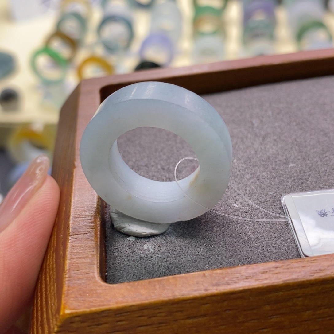 定制翡翠未镶嵌戒指