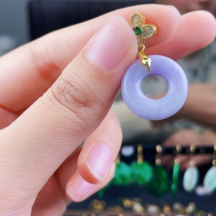 翡翠颈饰未镶嵌饰品