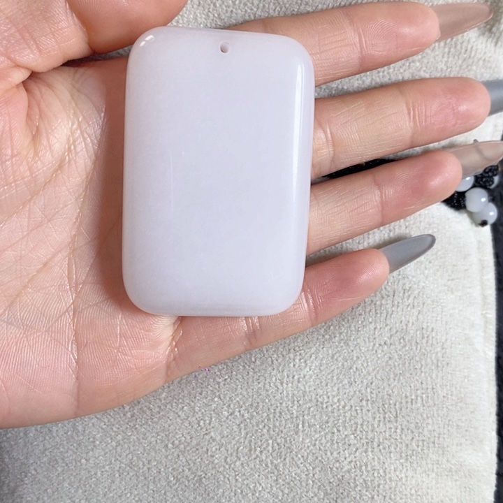 石英质玉颈饰未镶嵌