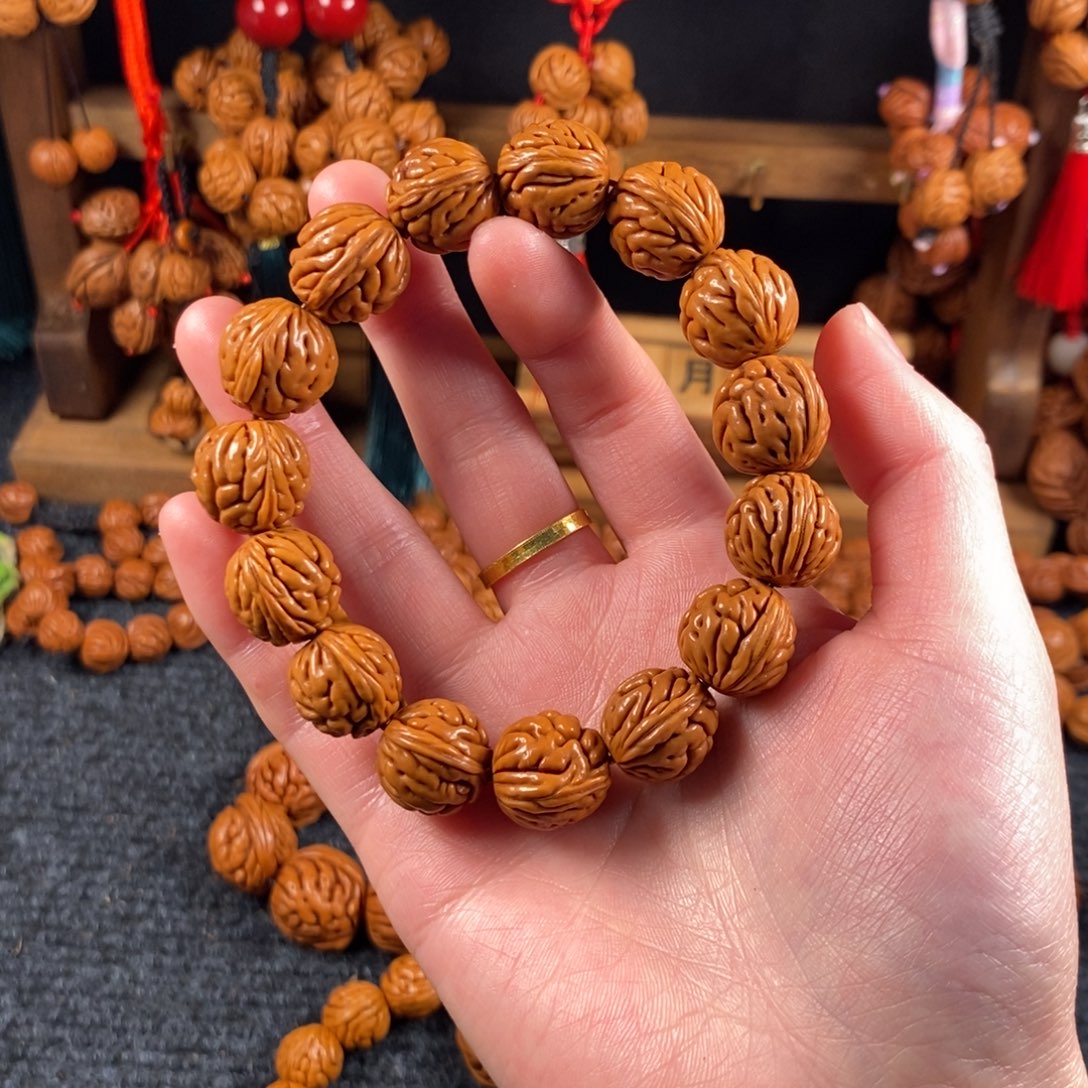 吊坠桃核7链接桃枭手串